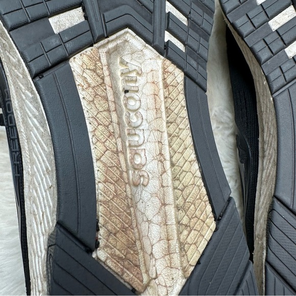 Saucony Freedom 4 Sneakers Black & White Size 9 - Picture 11 of 16